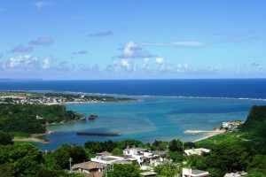 こんなときだから晴れた沖縄の海の写真を